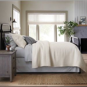 Hearth & Hand with Magnolia